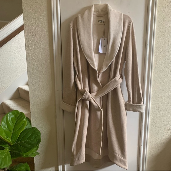 NWT UGG Women’s Duffel Robe, cream size M - Picture 9 of 10